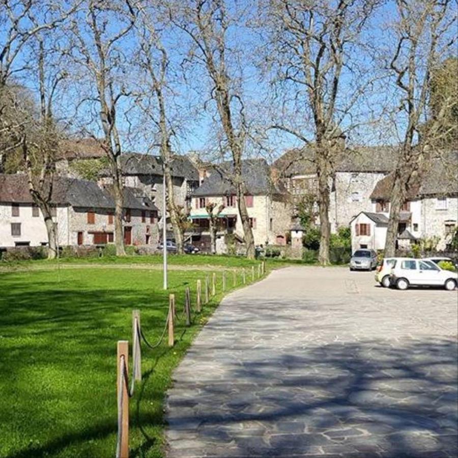 Auberge Henri IV Segur-le-Chateau Eksteriør billede